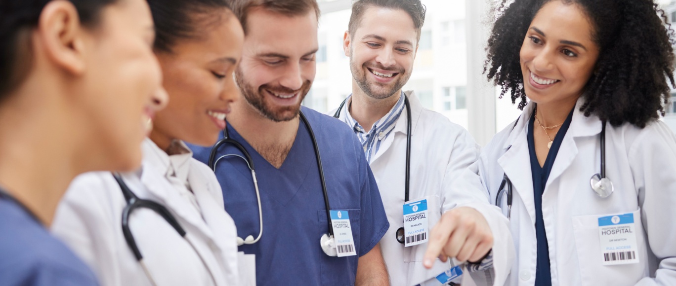 A group of doctors talking to each other