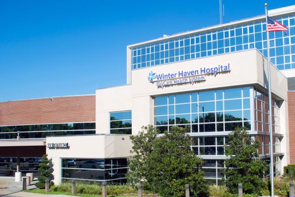 The entrance of BayCare Winter Haven Hospital