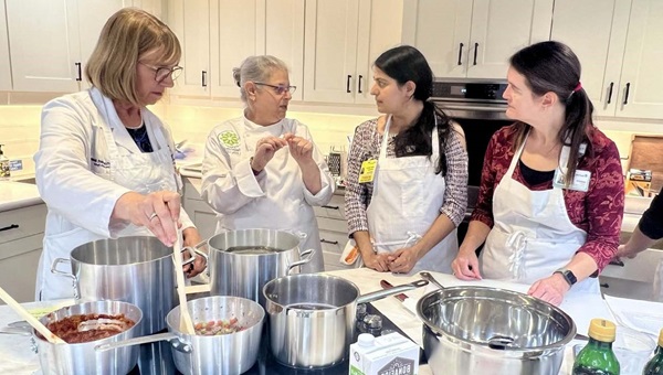 Residents learn from dietitians and physicians about health and nutrition in the Jacobsen Teaching Kitchen.