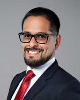 Head shot of Roger Villatoro Suazo, DO